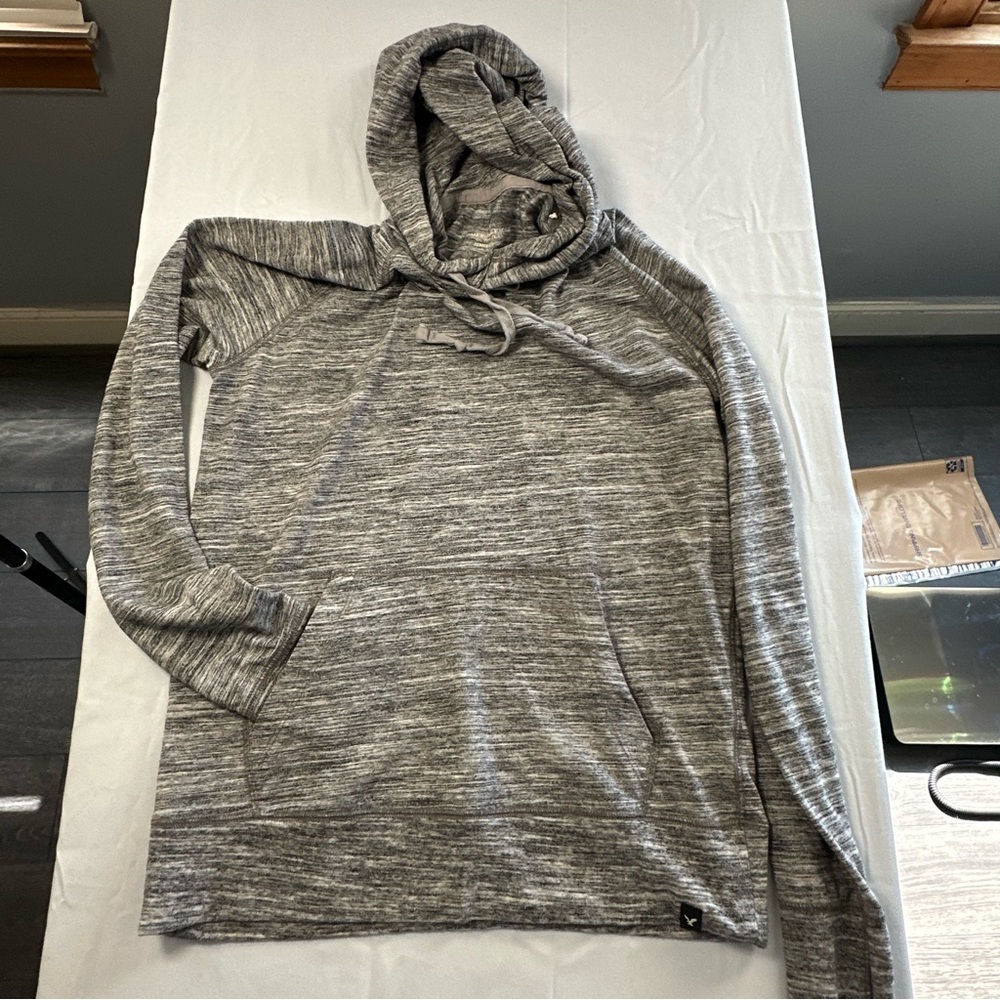 American Eagle Outfitters Heathered Gray Hoodie